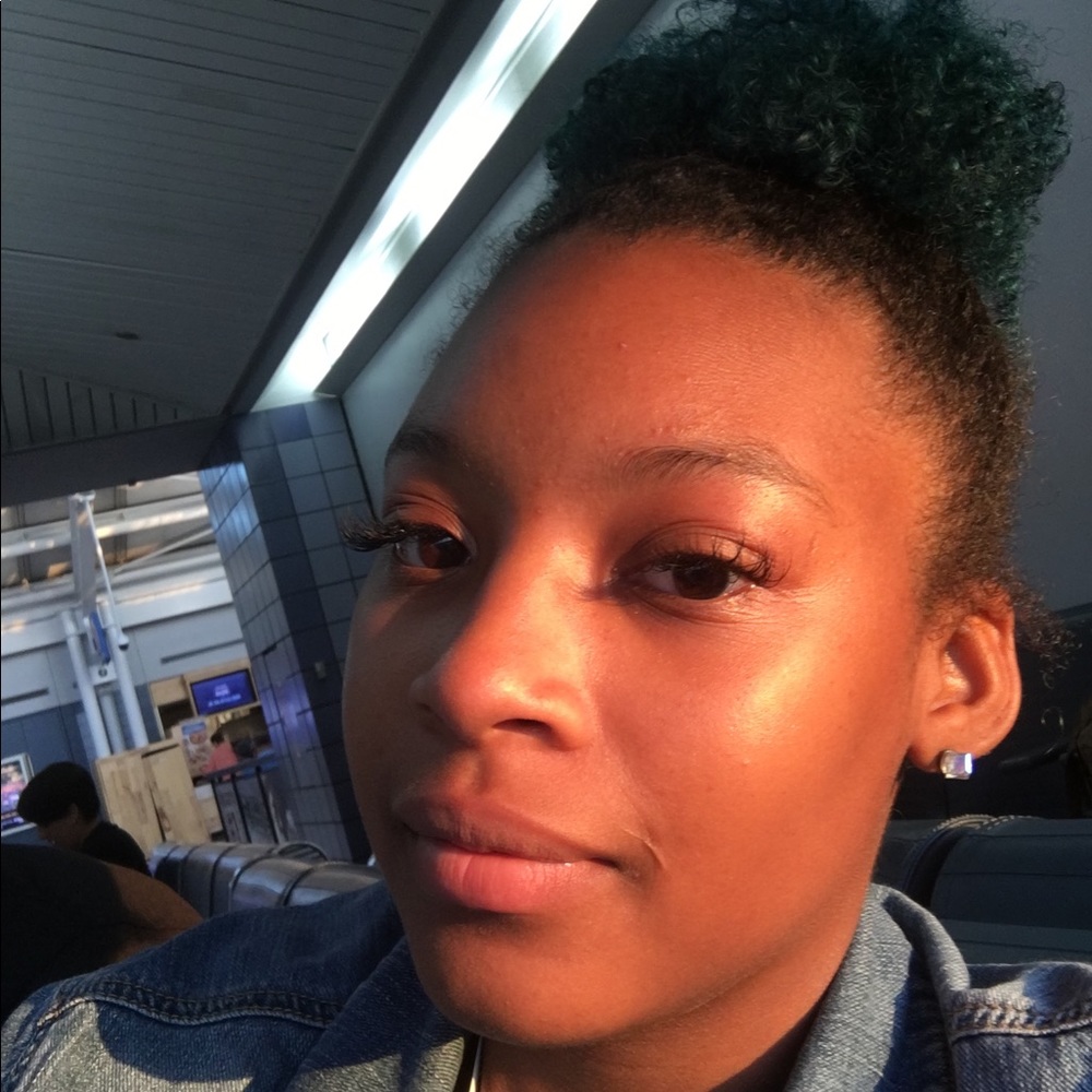 Meet your Posher, Lorena